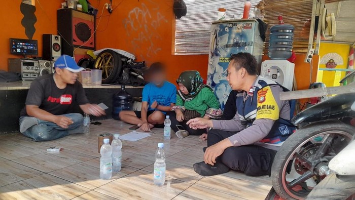 Pelajar Ancam Pelajar Lain dengan Sajam di Jakbar