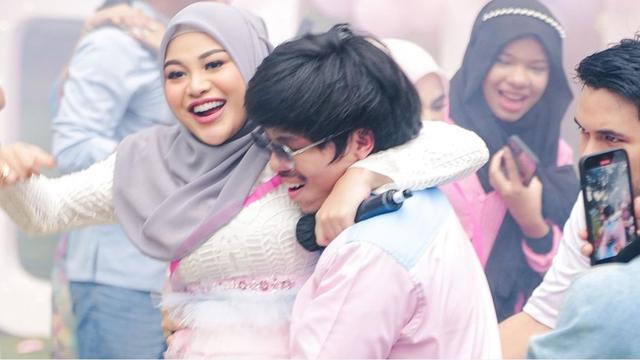 Aurel Hermansyah dan Atta Halilintar Umumkan Jenis Kelamin Anak Kedua: It’s A Girl Guys