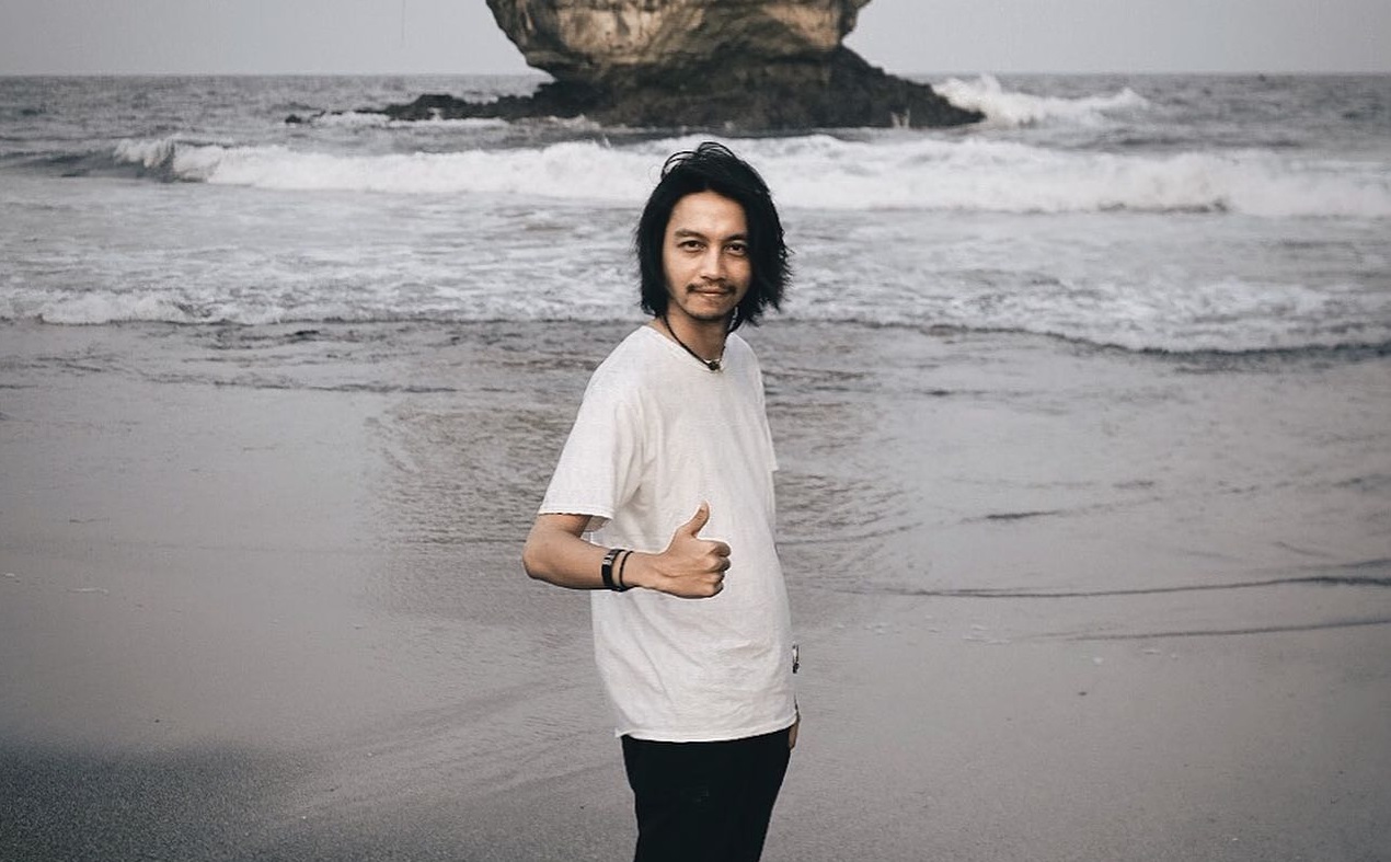 Fiersa Besari Alami Kecelakaan Mobil Hingga Nyaris Masuk Jurang, Begini Kronologinya