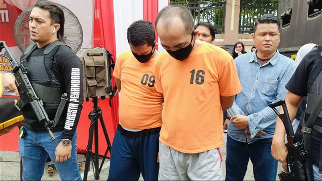 2 Kurir 64 Kilogram Sabu di Pekanbaru Nekat Rebut Senjata Api Polisi