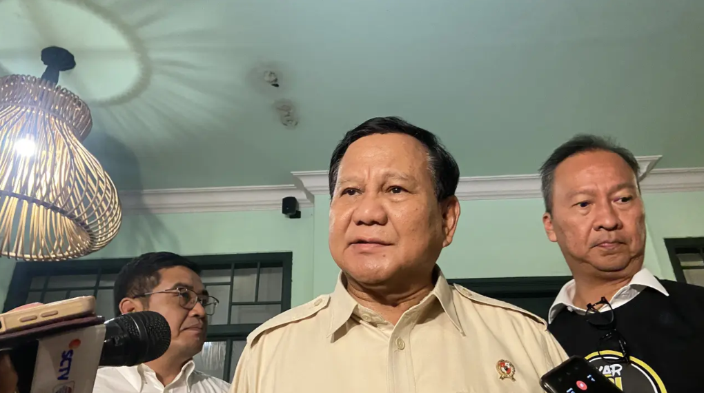 Akar Rumput PDIP Kecewa Gibran Membelot, Prabowo: Kader Saya Juga Banyak Diambil Pihak Lain