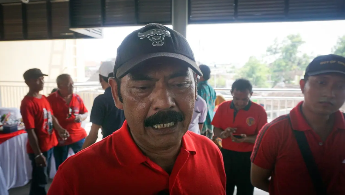 Ketua Dewan Pimpinan Cabang (DPC) PDI Perjuangan Kota Surakarta FX Hadi Rudyatmo menyatakan kader partai harus siap kecewa dan dikecewakan menyusul dinamika politik yang terus berjalan. "Kader partai itu sudah saya beri pesan semua, harus siap kecewa dan siap dikecewakan. Nek durung (kalau belum) siap kecewa jangan jadi kader PDI Perjuangan," kata F.X. Hadi Rudyatmo di Solo, Jawa Tengah, Minggu (22/10/2023).
