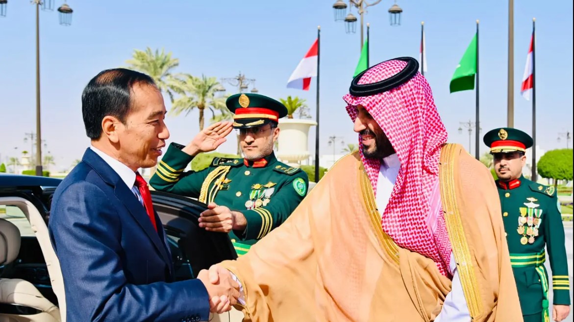 Jokowi Bertemu Pangeran MBS, Sepakati Pembentukan Dewan Koordinasi Tertinggi RI-Arab Saudi