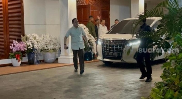 Isengnya Prabowo Jawab Pertanyaan Jurnalis Saat Tinggalkan Kertanegara: Mau Tahu Aja