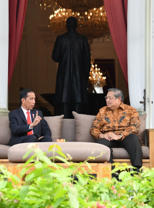 Setelah Bertemu 1 Jam, Jokowi Antar SBY ke Mobil untuk Pulang