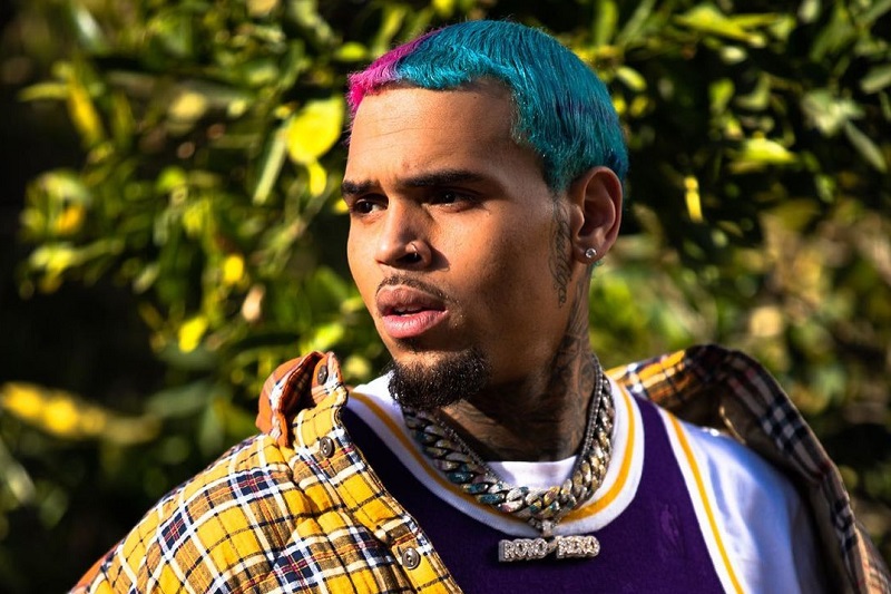 Chris Brown Digugat setelah Pukul Kepala Korban Pakai Botol Tequila