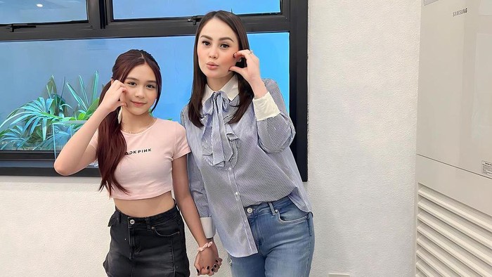 Jennifer Dunn Dipuji Foto Bareng Anak Perempuannya