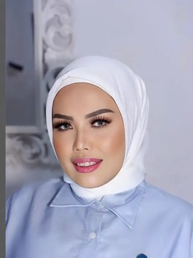 Elly Sugigi Blak-blakan Senggol Eva Manurung Soal Pacaran dengan Brondong: Ikut-ikutan Gue?