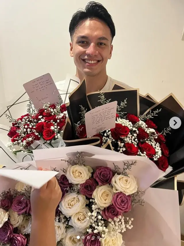 Jefri Nichol Kalah Tinju dari El Rumi, Tetap Dapat Respect dari Lawan, Pamer Kembang dan Surat dari Fans