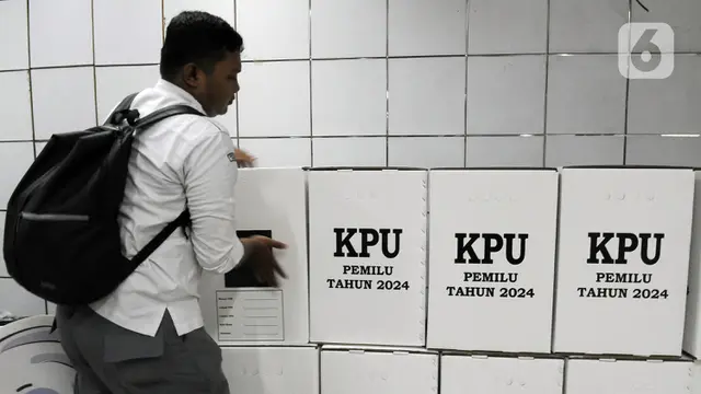 243 Kotak Suara di KPU Jember Rusak Sebelum Dipakai Pemilu 2024