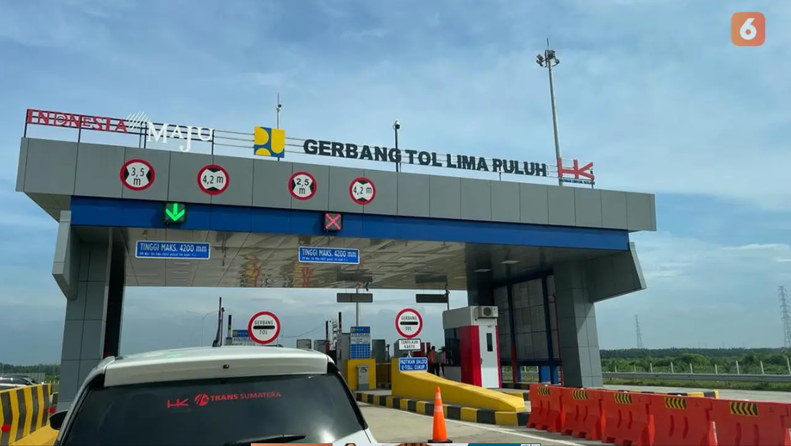 Batu Bara Gerbang Tol Lima Puluh ruas Indrapura-Kisaran, seksi Indrapura-Lima Puluh sepanjang 15 Kilometer (Km) resmi dibuka pada hari ini, Jumat (10/11/2023). Selain ruas Indrapura-Lima Puluh, juga dibuka dari Tebing Tinggi-Indrapura sepanjang 28 Km. "Untuk tarif masih Rp 0. Jadi, kita operasikan tanpa tarif, sampai menunggu Kepmen Tarif dari Kementerian PUPR," kata Branch Manager Indrapura Kisaran (Inkis) PT Hutama Karya, Ari Wibowo.