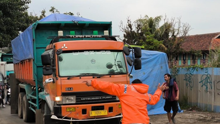 Bupati Revisi Jam Operasional