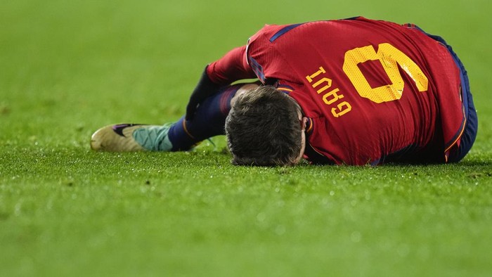 Barcelona Komplain Gavi Cedera