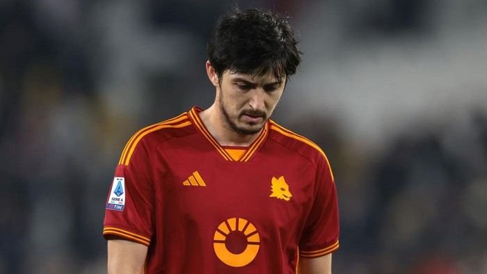 Timnas Iran Ultimatum AS Roma Untuk Lepas Azmoun ke Piala Asia