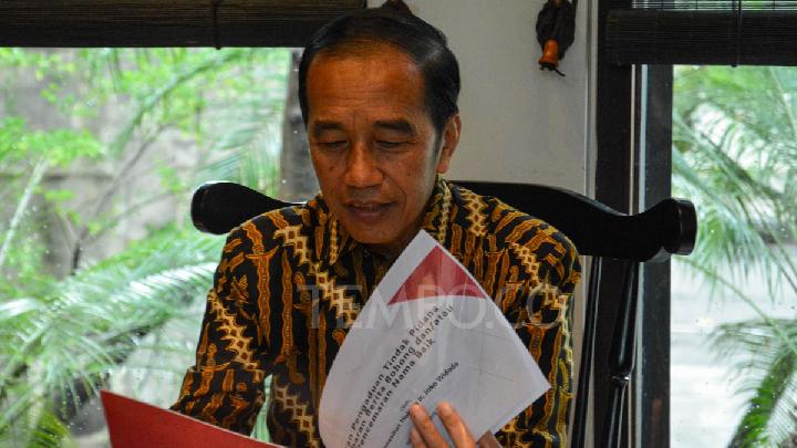 Politikus PDIP Bilang Jokowi Tak Perlu Buktikan Keaslian Ijazahnya
