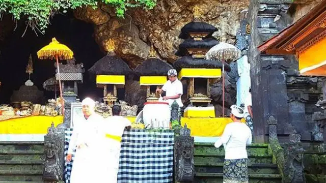 Pesona Pura Goa Lawah, Wisata Budaya dan Religi di Klungkung Bali
