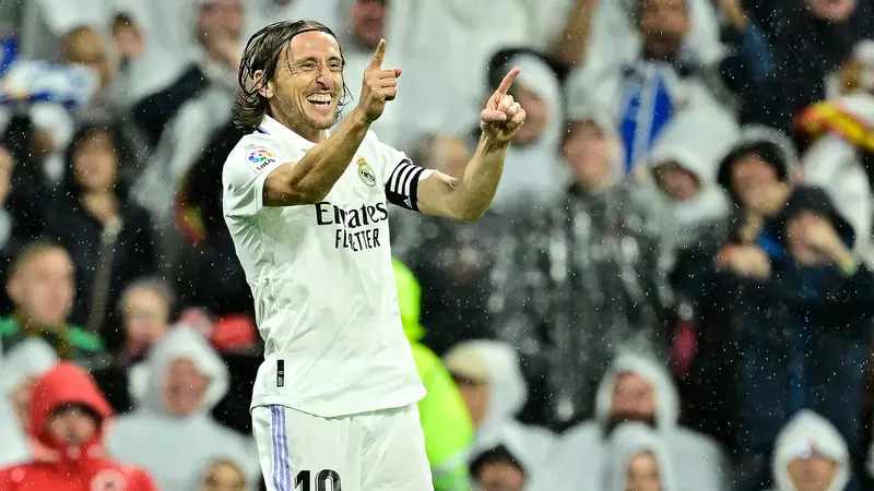 Luka Modric Ucapkan Selamat Tinggal, Santiago Bernabeu Banjir Air Mata