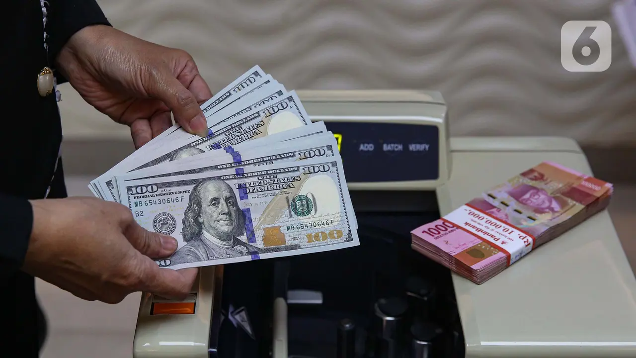 Dolar AS Melemah Gara-Gara RUU Pajak Trump