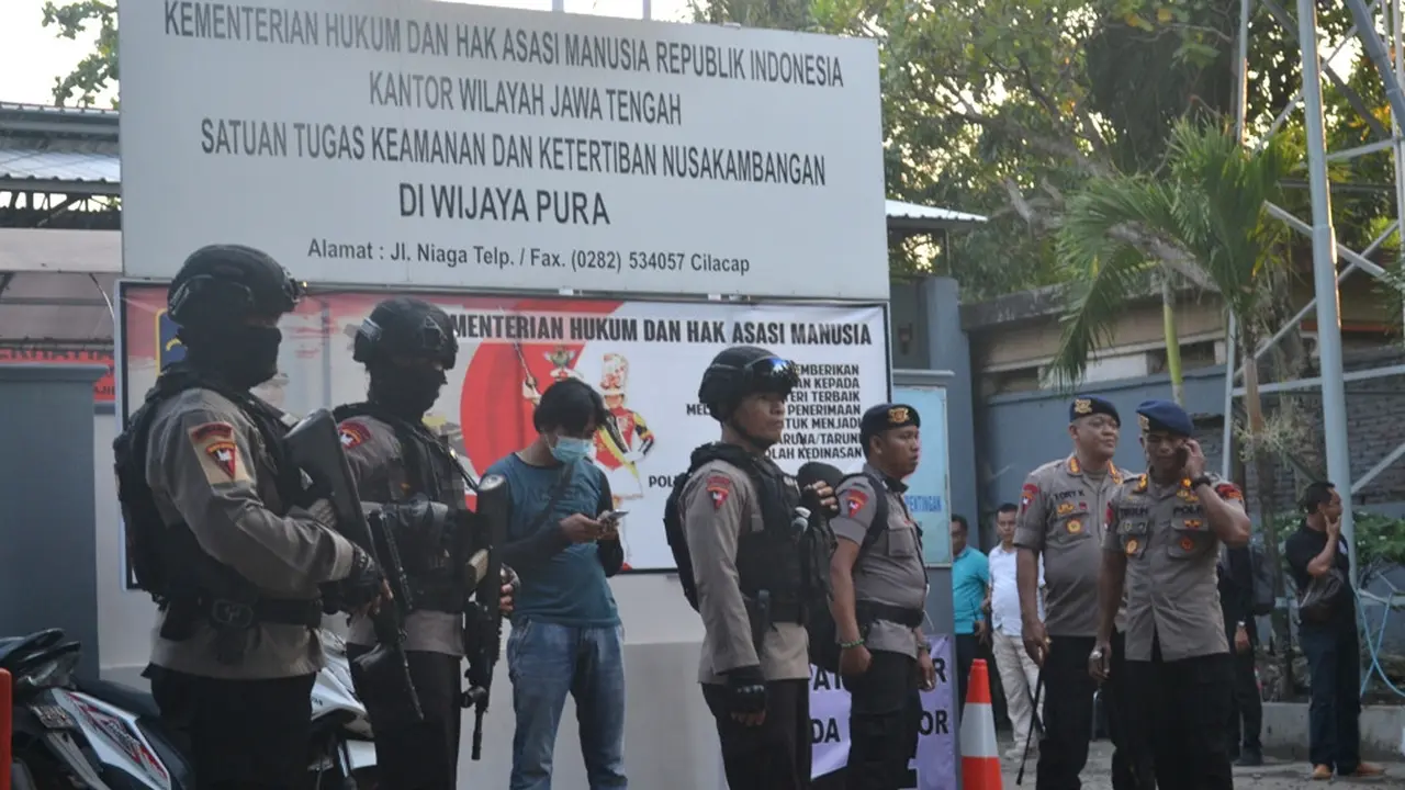 Narapidana Risiko Tinggi Dipindahkan ke Nusakambangan