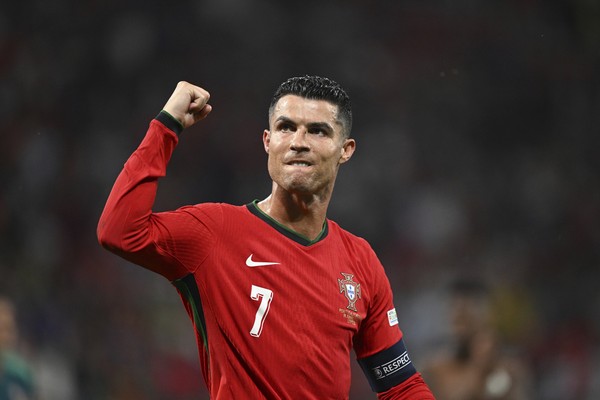 Digosipkan akan Segera Pensiun, Cristiano Ronaldo: Kata Siapa Tuh?
