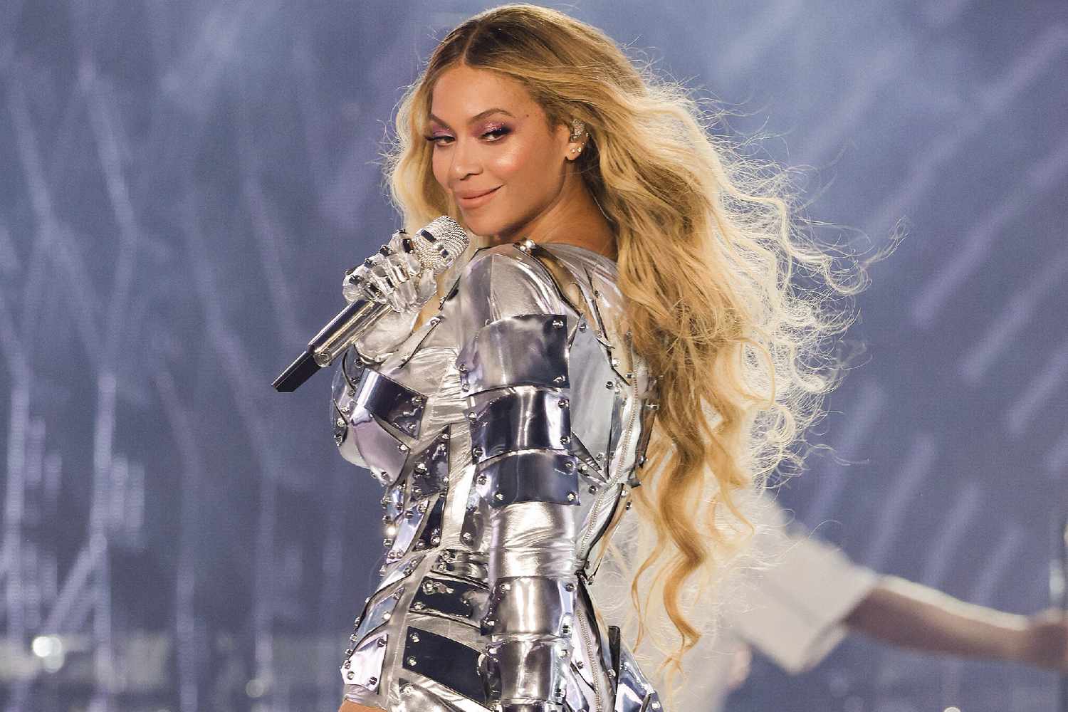 Insiden Konser Beyonce, Mobil Terbang Nyaris Jatuh dari Ketinggian